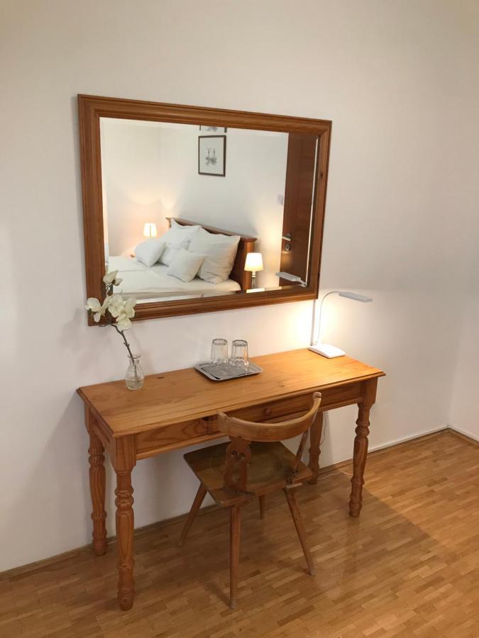 סרנץ' Huszarvar Hotel Kastelyszallo מראה חיצוני תמונה