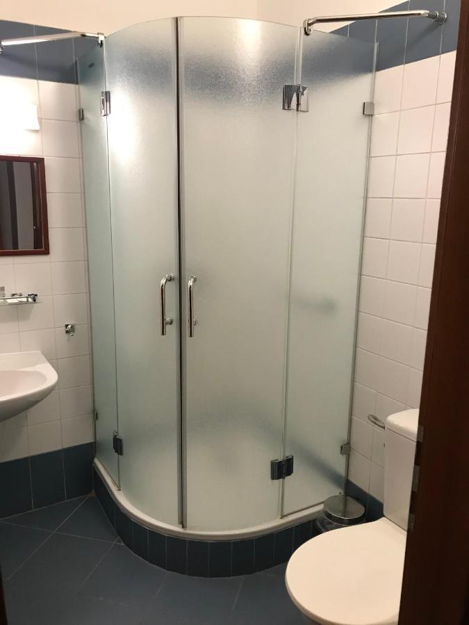 סרנץ' Huszarvar Hotel Kastelyszallo מראה חיצוני תמונה